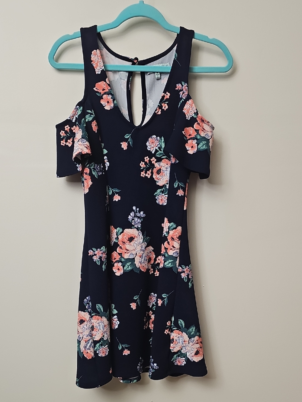 Almost Famous Navy Floral Cold Shoulder Mini Dress Medium Peach Pink V-Neck